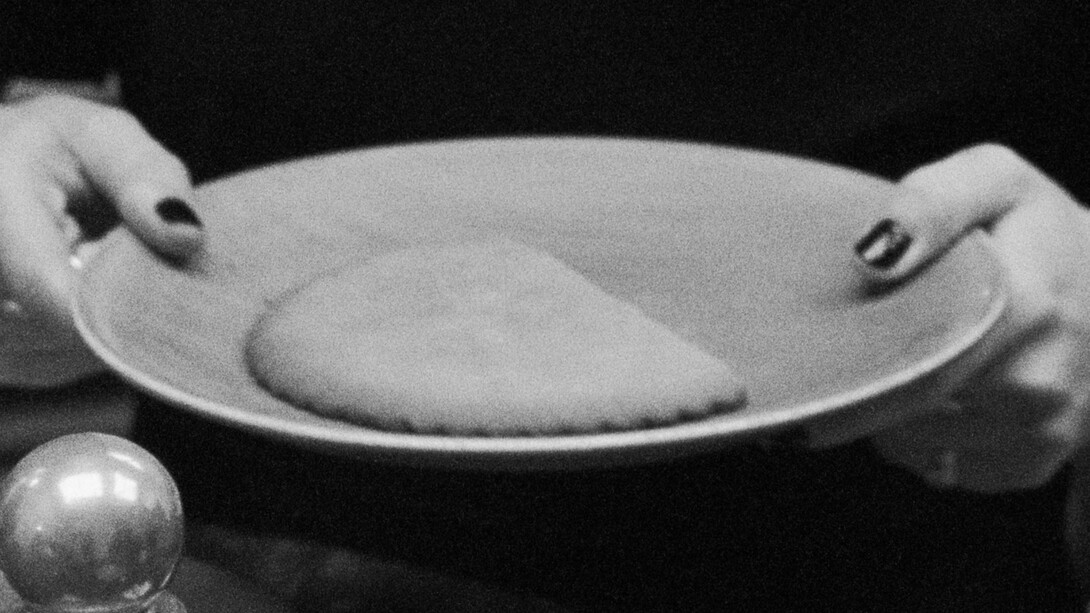 Jonathan Martin
Runes Frise, 2017
Film 16 mm, transfert digital
Produit avec le soutien du Frac Île-de-France
Courtesy de l’artiste