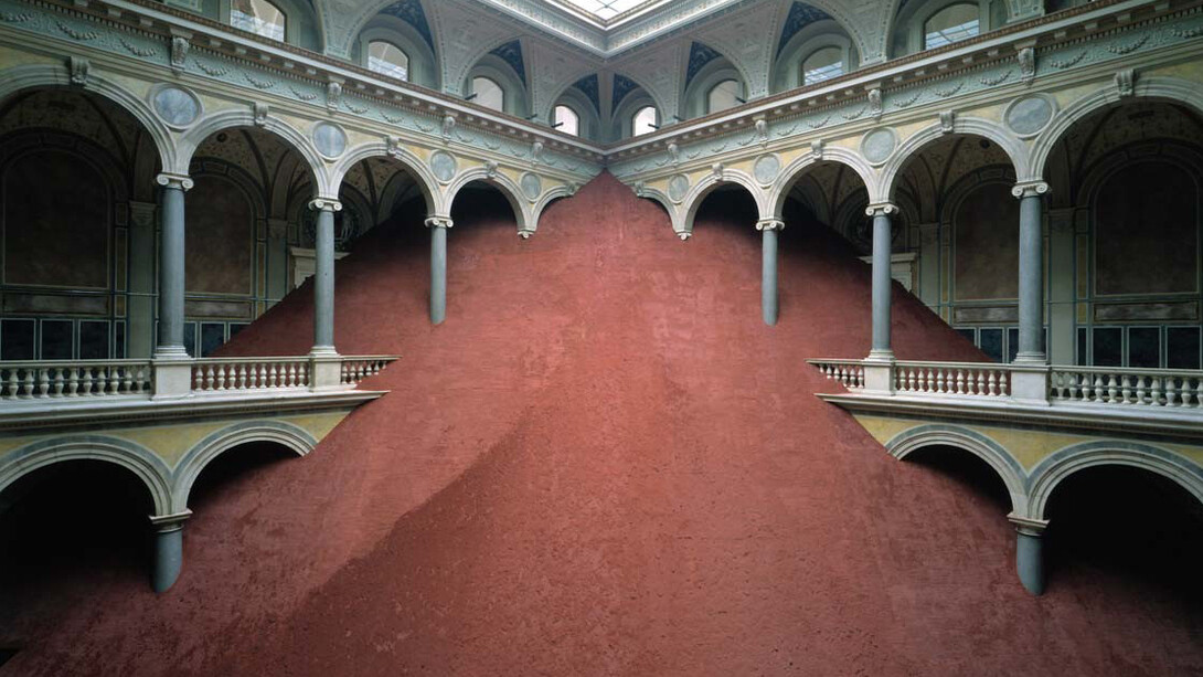 Magdalena Jetelová. Domestication of a Pyramid