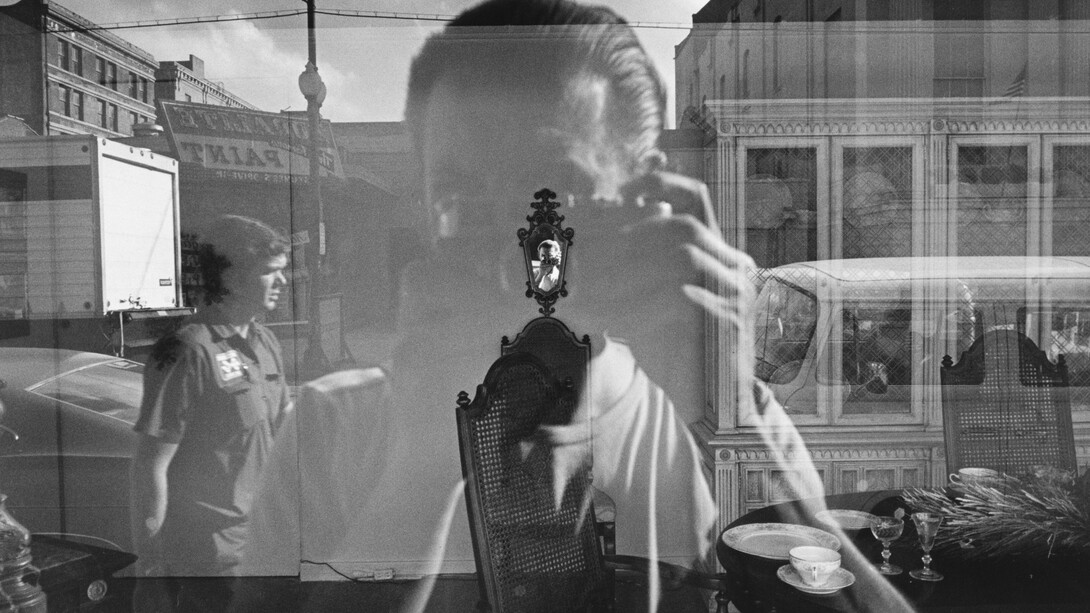 Lee Friedlander, New Orleans, 1970, © Lee Friedlander, courtesy Fraenkel Gallery, San Francisco