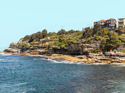 Este icónico recorrido costero es uno de los preferidos de los locales, especialmente de los que viven en las zonas cercanas. Ruta costera de Bondi a Bronte, Sídney, Australia