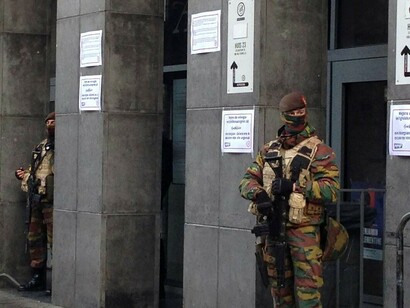 Bruselas. Vigilancia militar en edificios oficiales