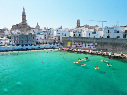 Una vista aérea de la ciudad de Monópoli