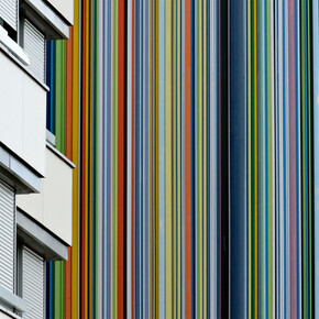 Carlo D'Orta, Parigi Defence #13, 2013,
Dalla Serie Biocities II,
stampa Flatybed UV su Plexiglas e alluminio,
150 x 213 cm,
Edizione di 3. Courtesy Romberg Photo

