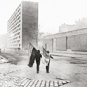 Evelyn Richter, Musikviertel, Leipzig (detail), 1976. Courtesy of Museum Ludwig