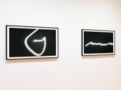 Tacita Dean, Eclipse drawings, exhibition view. Courtesy of Gemini G.E.L. at Joni Moisant Weyl 