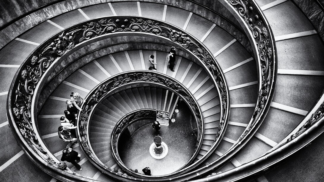 Escada em espiral por Giuseppe Momo (1931), original de Donato Bramante (1512) nos Museus Vaticanos