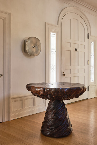 Ian Collings, Dark forest, silver moon, exhibition view. Courtesy of the Future Perfect