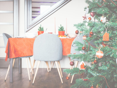 La oscuridad está encendida, el rojo lo tiñe todo y el azúcar no necesita disculpas
