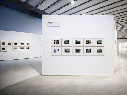 Guido Guidi, Col tempo, 1956-2024, vista della mostra. Per gentile concessione di Maxxi