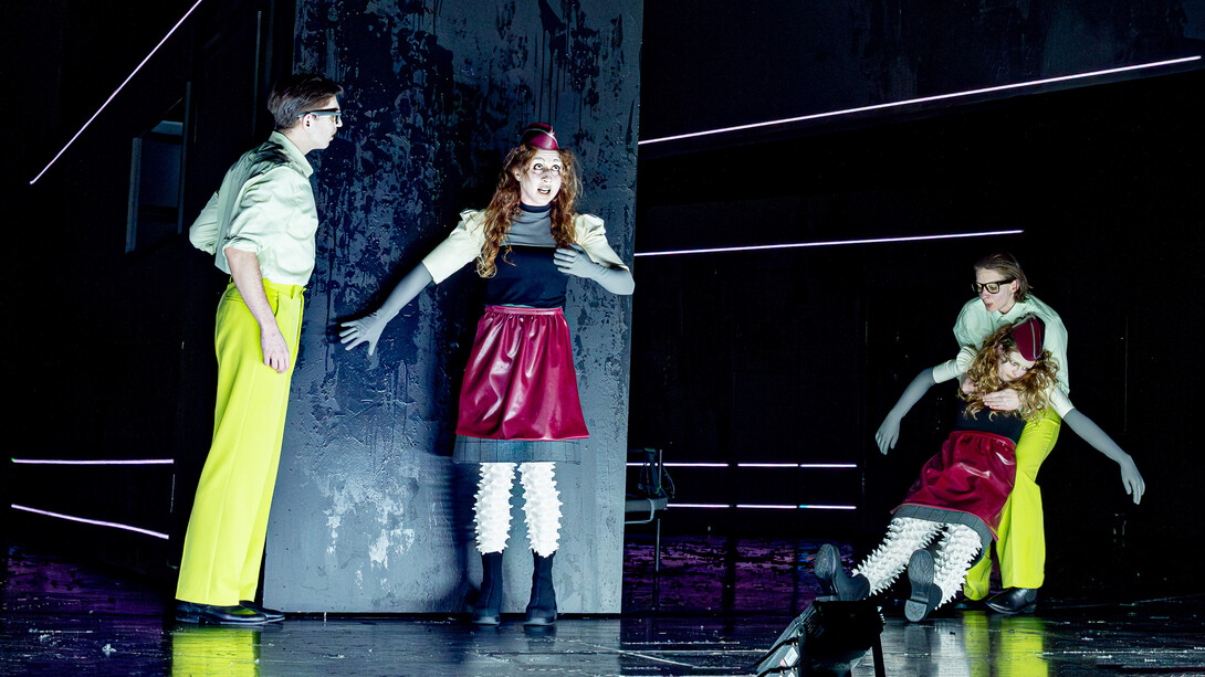 Das schloss. Mit freundlicher genehmigung des Residenztheater