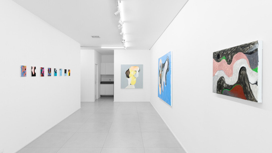 Antonio Malta Campos, Opalescente, vista da exposição. Cortesia da Galeria Simões de Assis