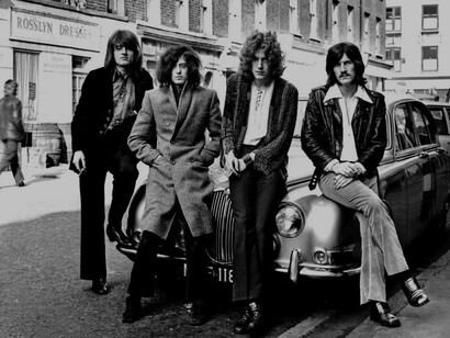 Hablábamos de Led Zeppelin y «Coda», su último disco. Estábamos entusiasmados