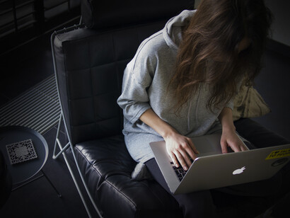 El lenguaje no sexista, de género neutro o lenguaje inclusivo es una reforma lingüística propuesta desde los feminismos