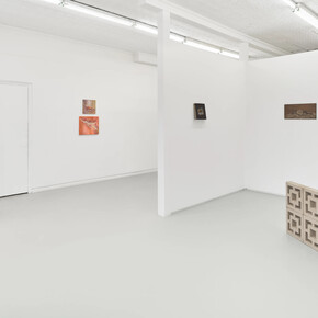 Various artists, Sands through an hourglass, exhibition view. Courtesy of Mrs. Gallery