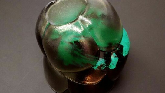 Clare Kenny, Piggy in the Middle, 2010, Glass bowls, acrylic paint, 15 x 12 x 12 cm