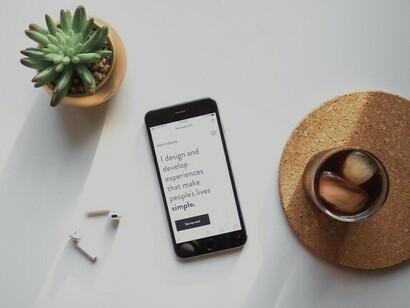 Vulnerating privacy has, basically, two main purposes: to obtain data and obtain money