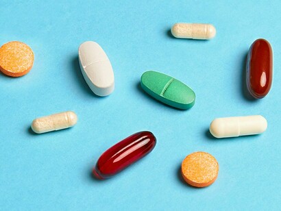 The daily serving of Vitamin C is recommended to be between 65 to 90 milligrams