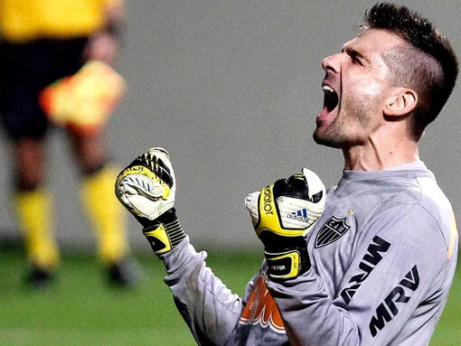 A celebração de Victor, goleiro do Atlético Mineiro, na semifinal contra com o time mexicano Tijuana em 2013