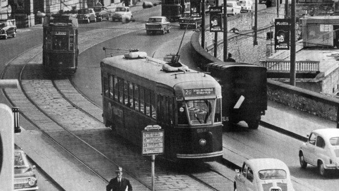 Asse tranviario centrale in Corso Saffi, Genova, 1959. Mondotram Forum