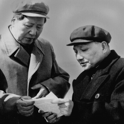 Deng Xiaopin y Mao Tse Tung en 1959