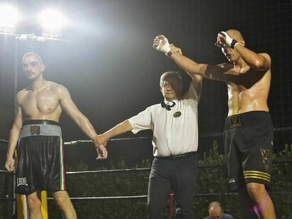 Vigan Mustafà esce vincente dall'incontro. Foto di Carlo Bressan