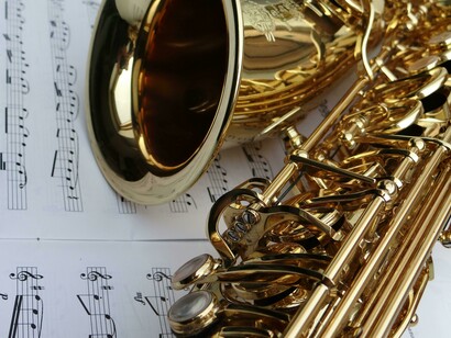 El movimiento Jazz a la Calle inició en 2006 y desde entonces ha florecido, contribuyendo a la formación de nuevos músicos en Mercedes