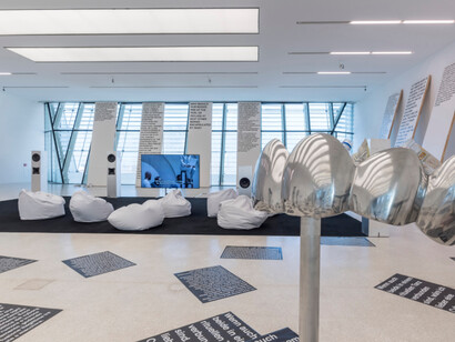 Lili Reynaud-Dewar, Teeth Gums Machines Future Society (Film), 2016. Courtesy of Museion