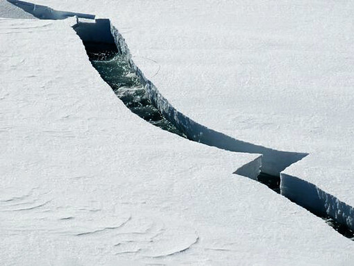 Grieta en la plataforma Larsen C, ubicado en la Antártida