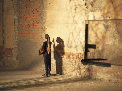 "Esco di casa adesso", risposi...