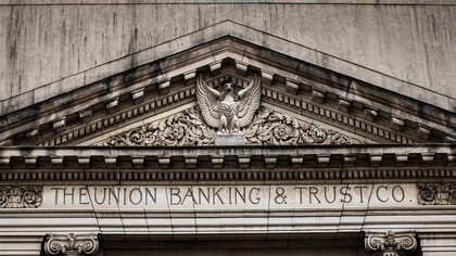 Un Banco no presta el dinero que tiene, sino -precisamente- el que no tiene