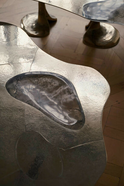 Vincenzo De Cotiis, Je marchais pieds nus dans l’étang, exhibition view. Courtesy of Carpenters Workshop Gallery 