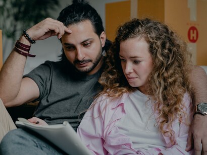 Casal organiza sua mudança