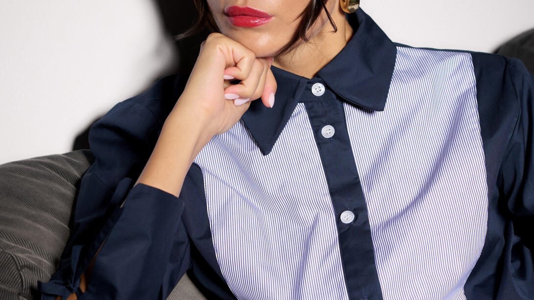 Camicia "Cornice Abisso" della capsule collection ‘Linee d’Acqua’, firmata Aquaviva