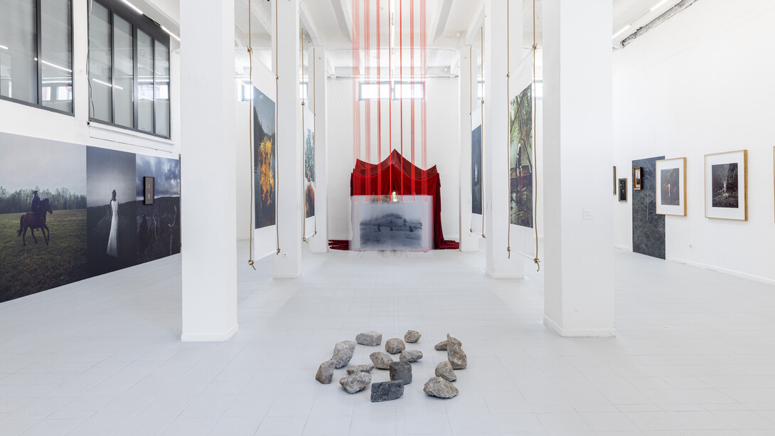 Bet Orten, Your blood/My roses, exhibition view. Courtesy of the Chemistry Gallery