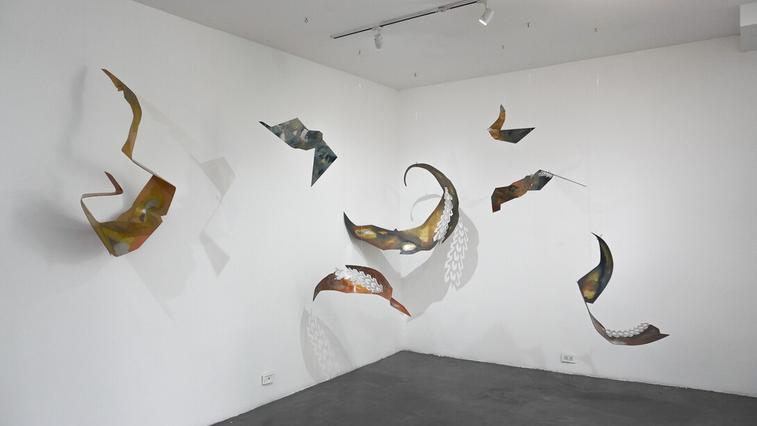Varios artistas, Un minuto en la vida del mundo, vista de exhibición. Cortesía de la Q Galeria
