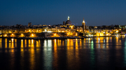 Valletta, vista notturna con cupola dei carmelitani