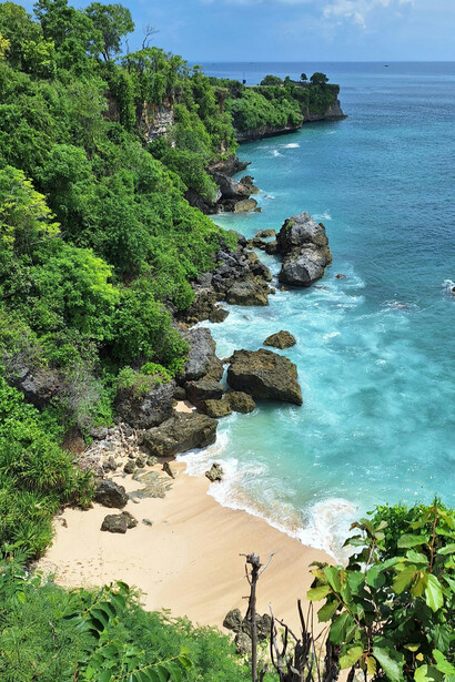 Uluwatu is a coastal village located on the southwestern tip of Bali’s Bukit Peninsula in Indonesia