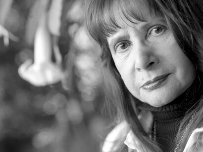 Marosa di Giorgio, poeta uruguaya marcada por la mística y el absurdo, veía la escritura como una conexión con las luces del más allá