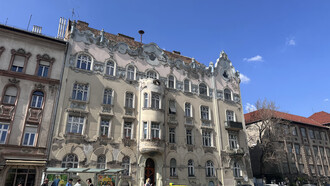 Szenes-ház is a characterful historical building located in Budapest’s 7th district, known for its artistic atmosphere and eclectic architectural style, Hungary