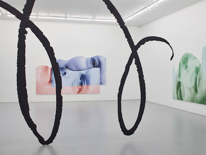 "Urs Fischer: Mind Moves", Installation view, Artworks © Urs Fischer, Photo by Johnna Arnold. Courtesy of Gagosian