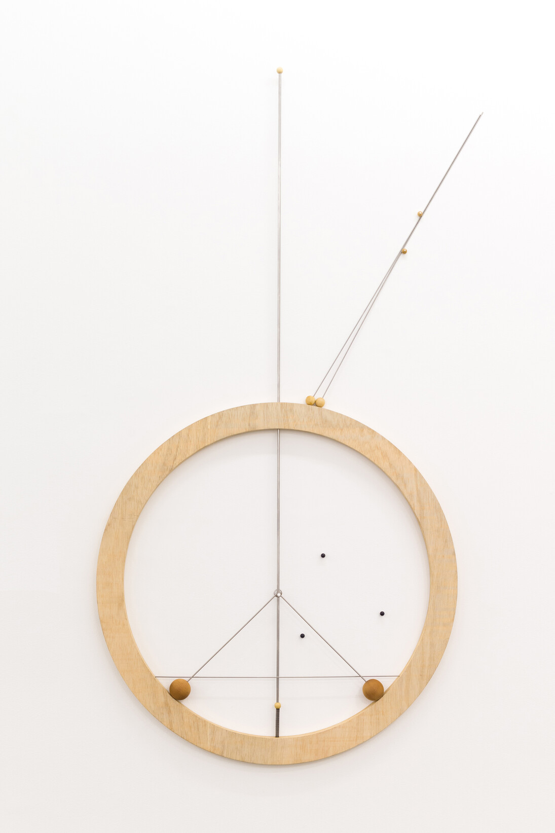 Carlos Bevilacqua, Geometria Muda, 2015 Madeira, aço e pedra, 207 x 120 x 7 cm. Photo: Eduardo Ortega | Cortesia Galeria Fortes Vilaça