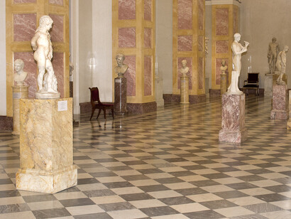The Art of Ancient Greece, Exhibition view. Courtesy of The State Hermitage Museum