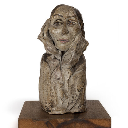 Freda Sargent, Poli, s.f., Terracota (acuarela sobre barro blanco)15.5 x 7 x 8 cm. Colección Poli Mallarino. Courtesy of The National Museum of Colombia
Margarita Holguín y Caro, La costure