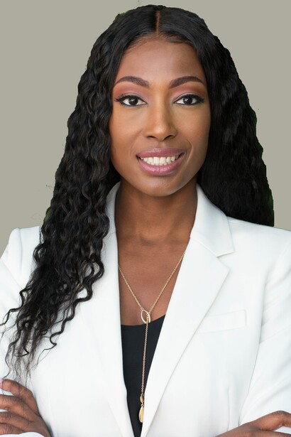 Aisha Bowe è un'ingegnere aerospaziale bahamense-americana, sostenitrice delle materie scientifiche e imprenditrice. È fondatrice e CEO di STEMBoard, un'azienda tecnologica, e di LINGO, un'azienda tecnologica educativa che offre tutorial e risorse online con il pilota NASCAR Bubba Wallace