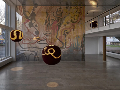 Matthew Lutz-Kinoy, Bolero Bordello, exhibition view. Courtesy of Capitain Petzel
