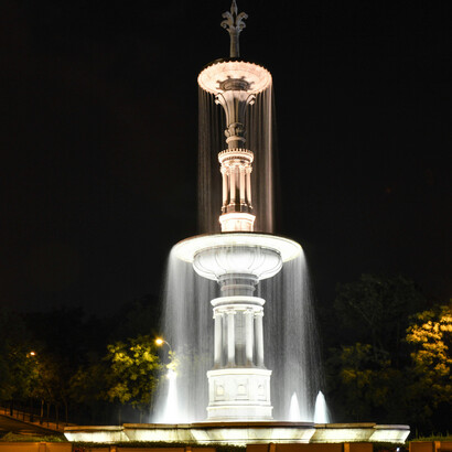 Delicie-se com comidas típicas no Mercado San Miguel e descubra a Plaza Mayor, pontos imperdíveis em qualquer visita a Madrid