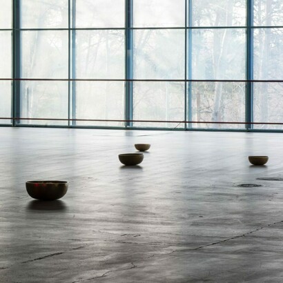 Various artists, In search of the present: on rootlessness, exhibition view. Courtesy of EMMA