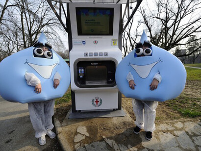 Liscia, gassata e gratis: la prima casa dell'acqua a Milano