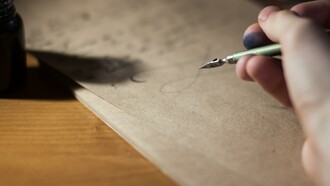 No livro, Cruz nos conta a história de um pai que escreve uma carta para a filha que não conheceu