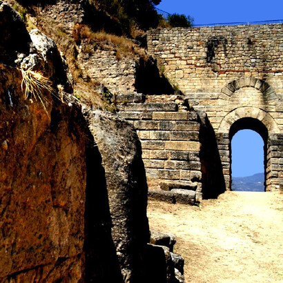 Porte Rose a été construite au IVe siècle avant JC, trouvé dans la zone archéologique de Elea-Velia